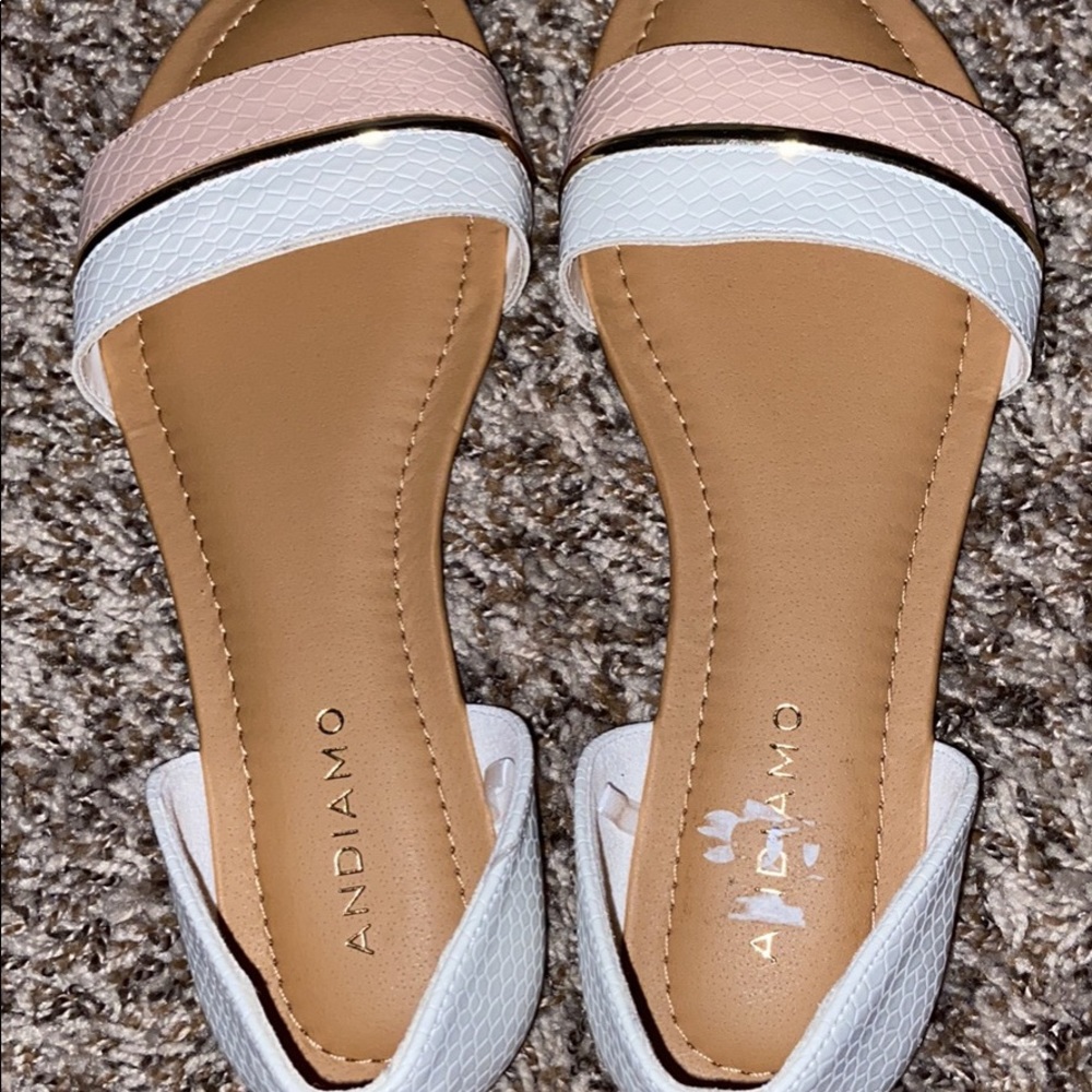 Flat dress shoes